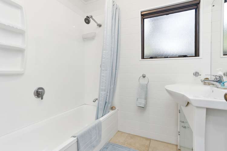 47 Arapito Road Titirangi_15