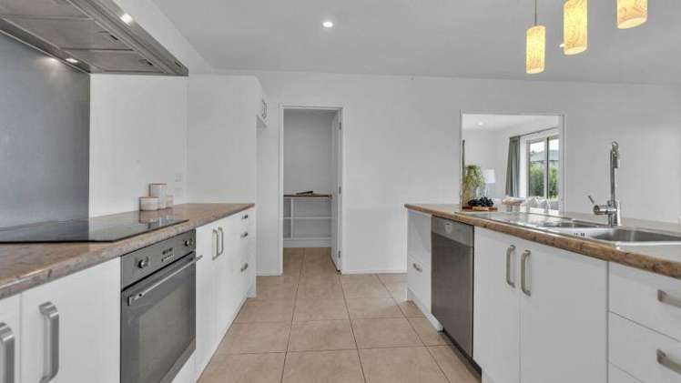 16 Winfield Dr Wigram_3
