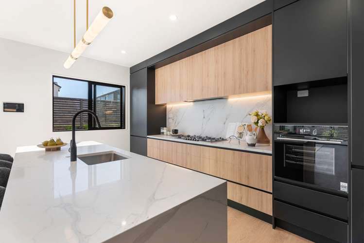 18 Rathfarnham Road Flat Bush_11