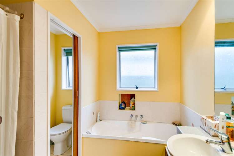 22 Roskilda Crescent Taradale_12