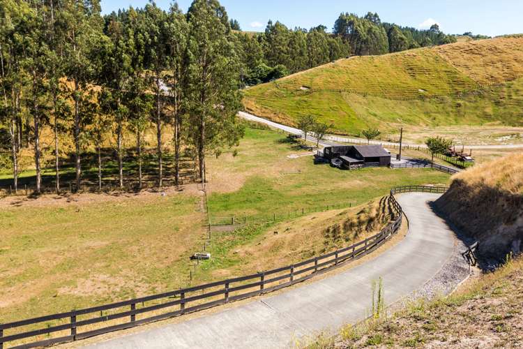 201 Whangamata Road Kinloch_15