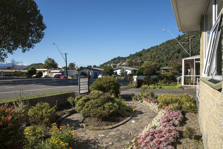 18b Nelson Square Picton_17