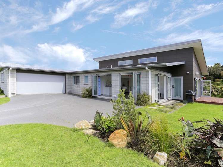 66 The Crescent Waihi Beach_0