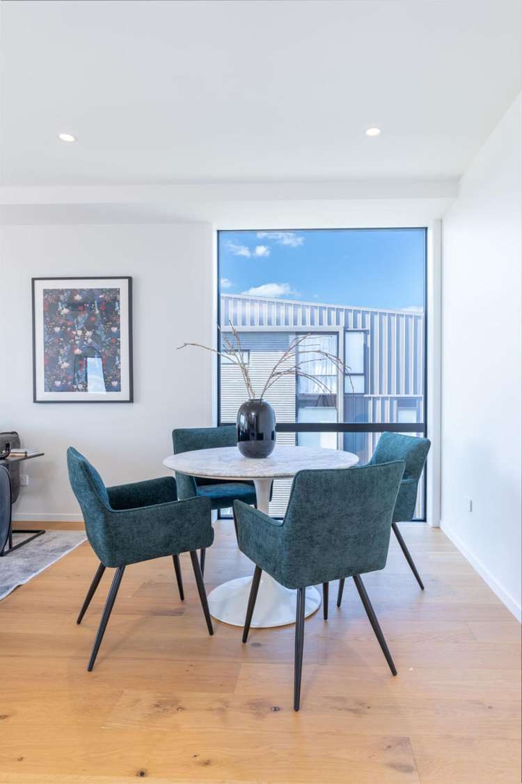 4/11 Spring Street_4