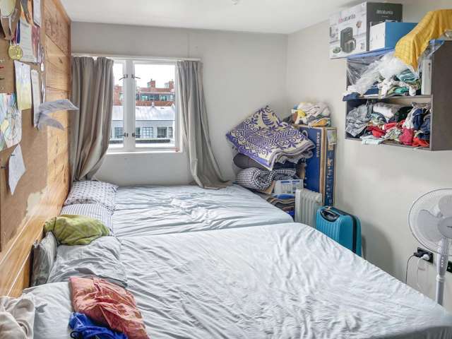 409/12 Martin Square 2185_3