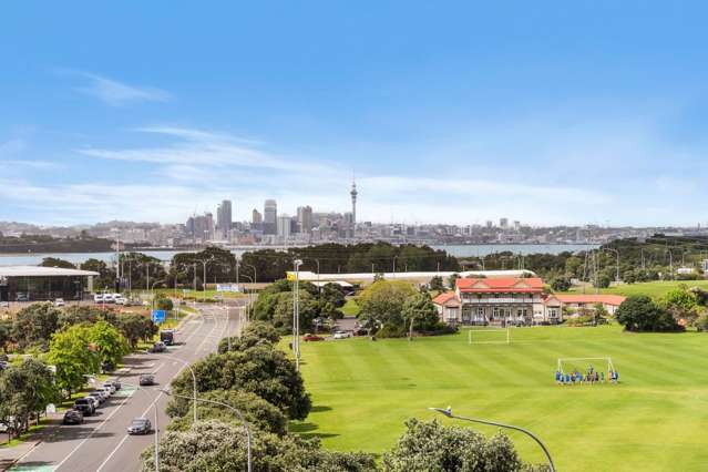 City Lights, Coastal Life, Takapuna Style