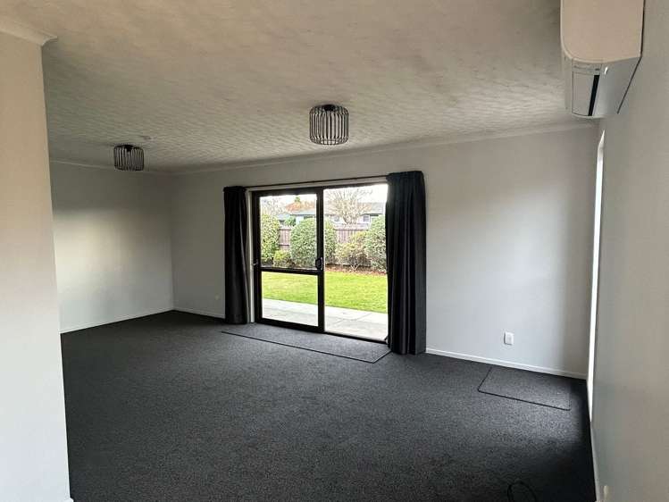 41 Trafford Street Harewood_13