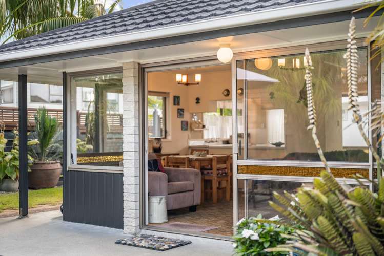 5B Monarch Grove Pauanui_20