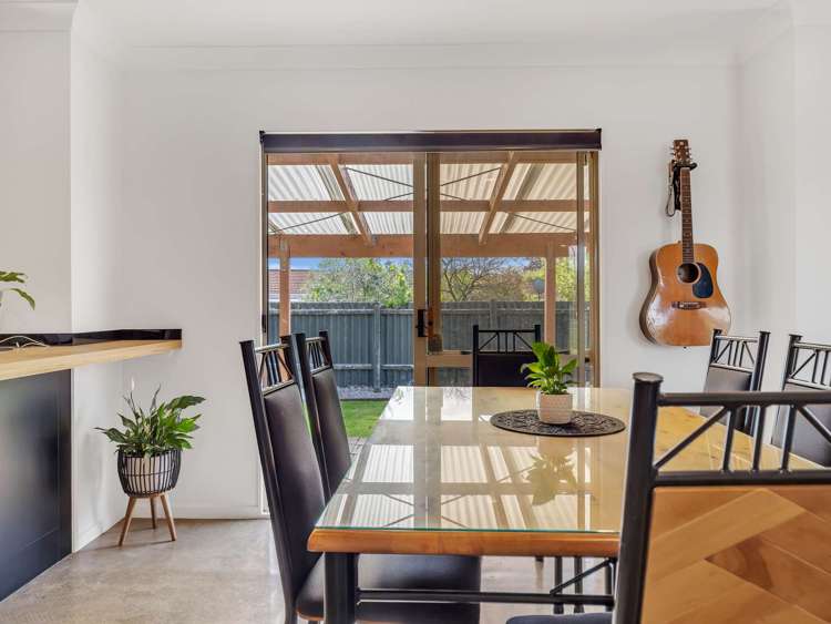 88 Dixon Road Glenview_6