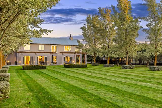 Luxury dual living on 1.55 hectares