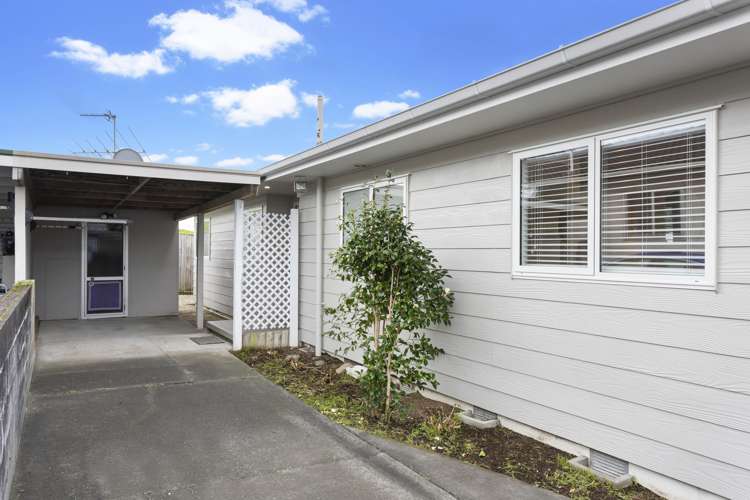 2/140a Hepburn Road Glendene_3