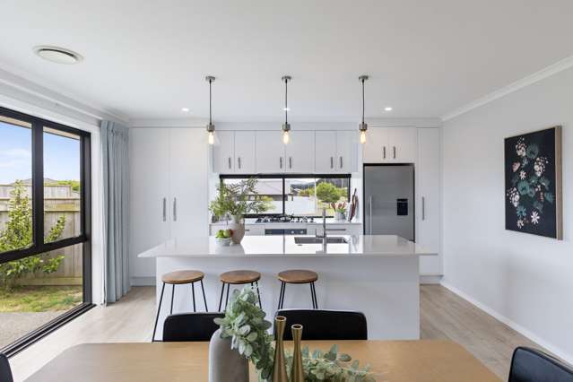 202 Pacific Drive Fitzherbert_1