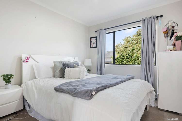 33 Newbliss Crescent East Tamaki Heights_10