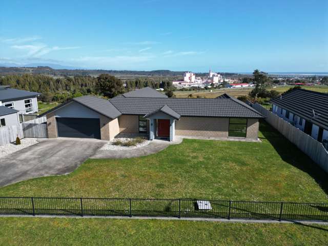 13 Racecourse Terrace Rise Hokitika_3