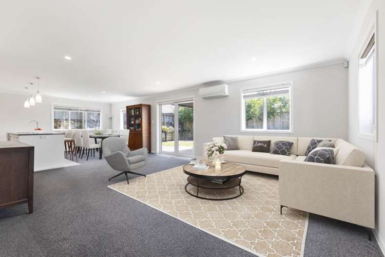 20 Regis Park Drive_5