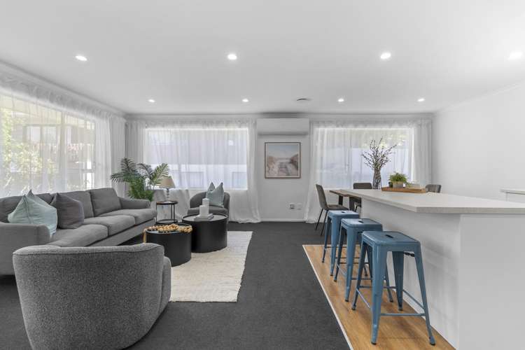 10 Waterloo Place Westown_8