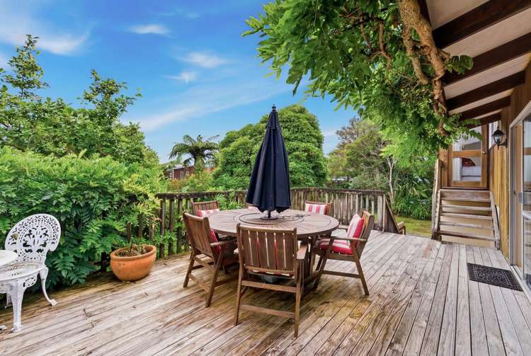 5 Magnolia Drive Westown_11