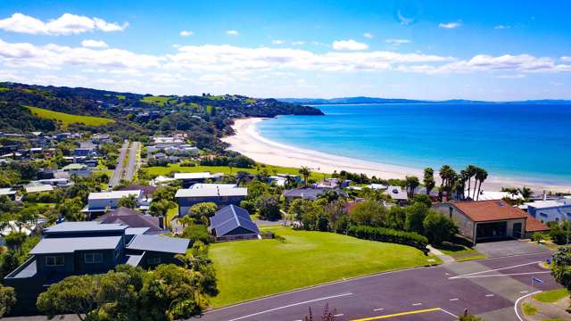 Coastal Living with Protected Ocean Views