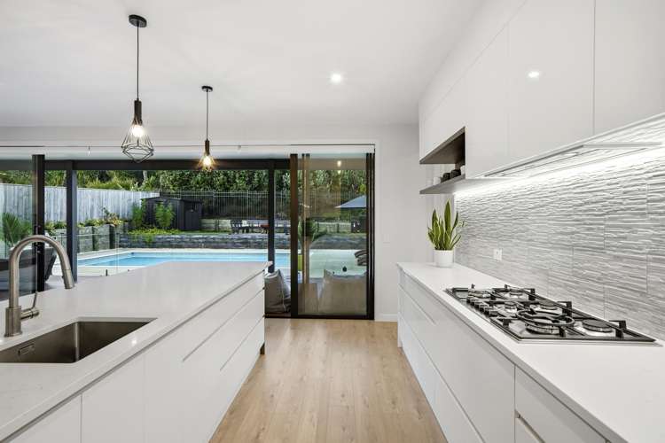 19 Headsail Drive Long Bay_8