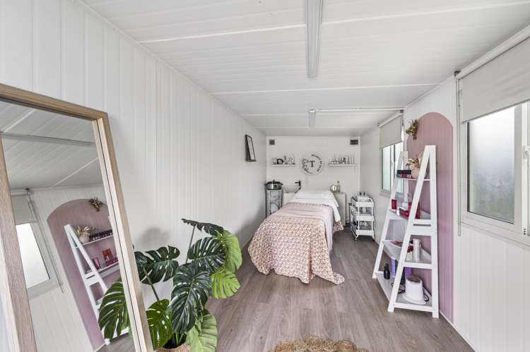 77 Harold Holt Avenue Onekawa_11