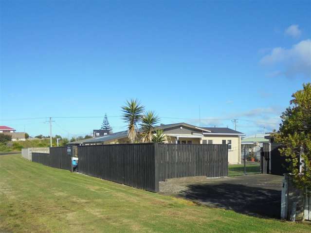 5 Robbie Street Foxton Beach_3