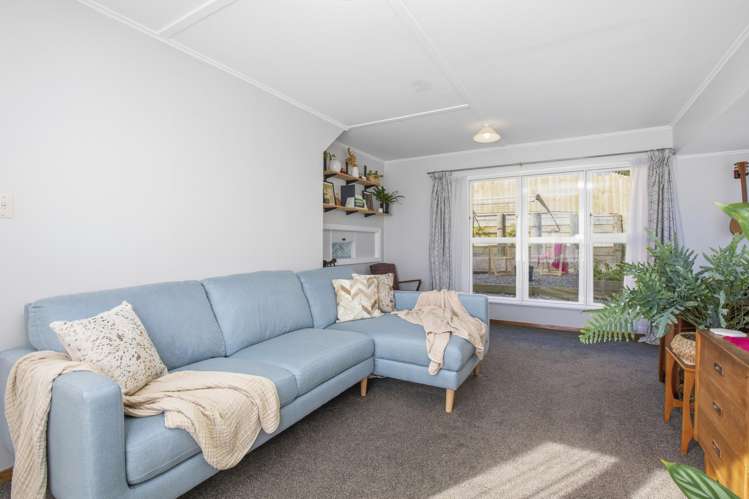 8A - 8B Devon Place Cannons Creek_4