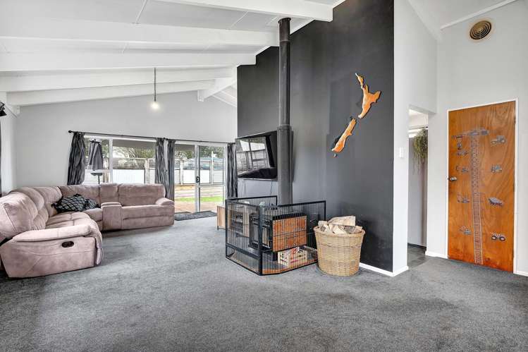 1263 Egmont Road Egmont Village_5