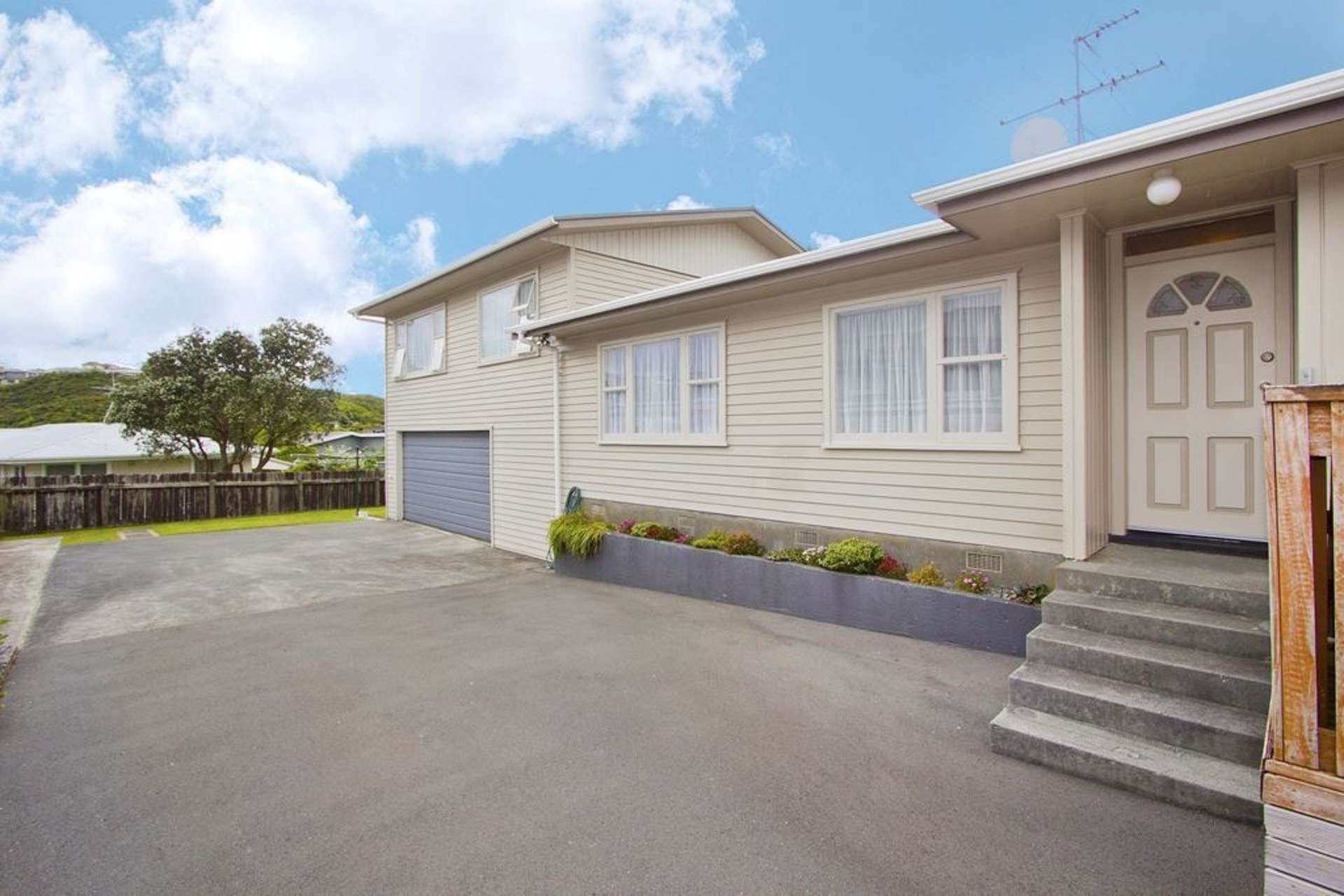 142 Dowse Drive Maungaraki_0