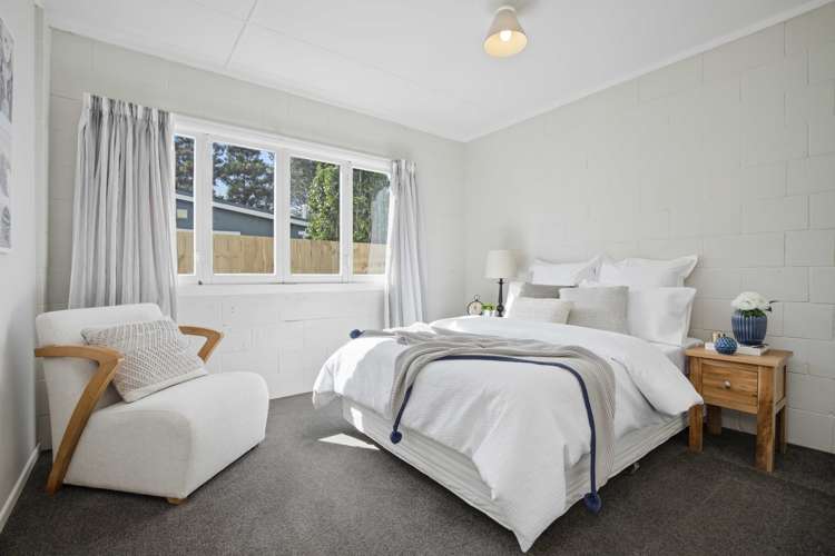 11 Crispe Road Clarks Beach_10