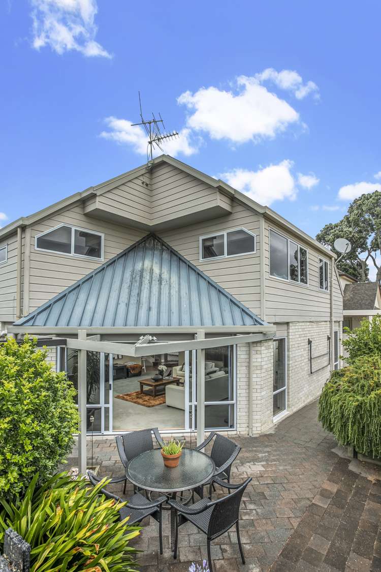 2/3 Hostel Access Road Eastern Beach_26