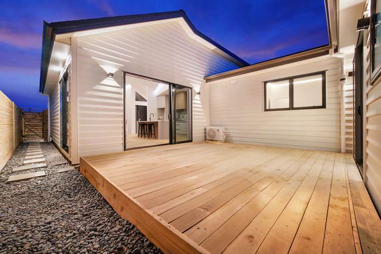175 Otuwairoa Esplanade Opaheke_17