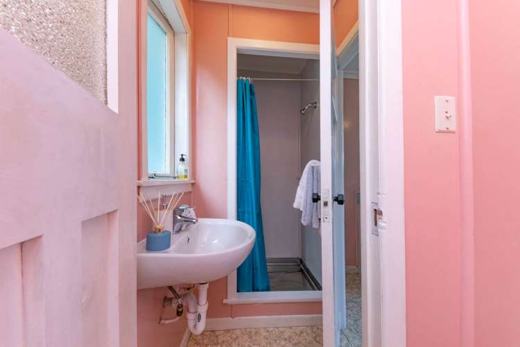 5 Glenesk Road Piha_13