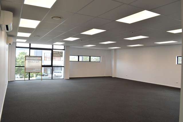 Refurbished & Spacious Office in Silverdale