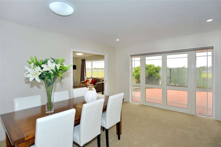 14 Flaxon Place Burwood_6