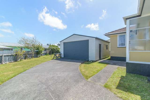 363 Warspite Avenue Waitangirua_4