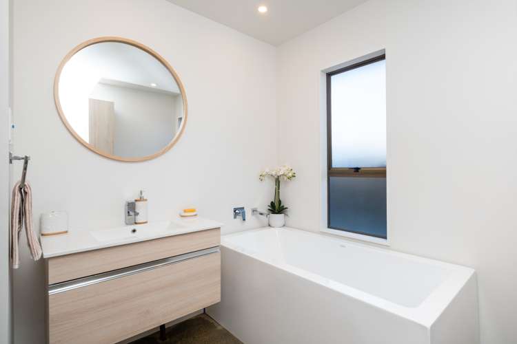 502a Charles Street Saint Leonards_17