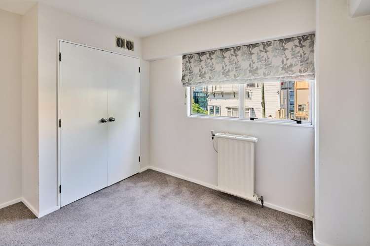 54UG1 Hill Street Thorndon_12