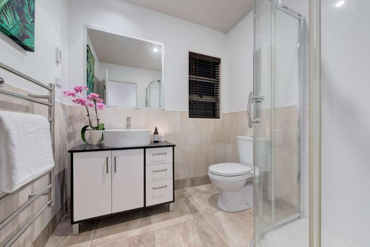 57 Pine Harbour Parade Beachlands_17