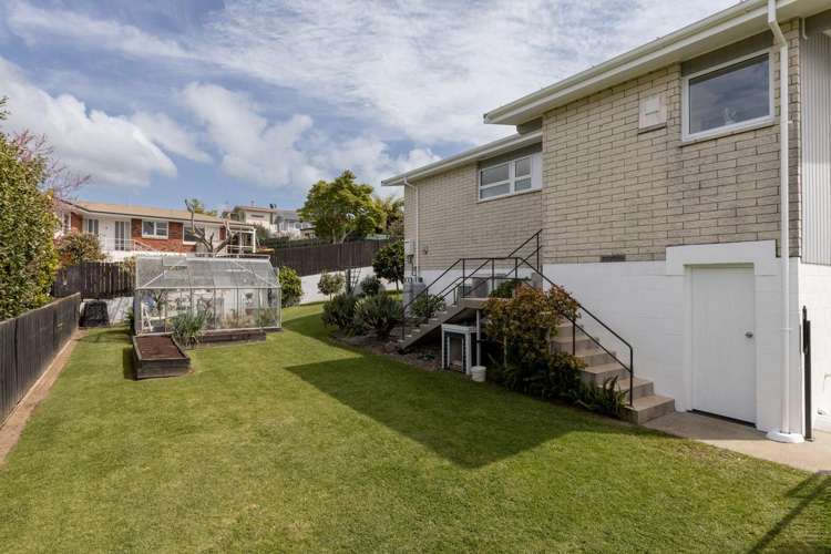 8 Sylvania Drive Matua_24