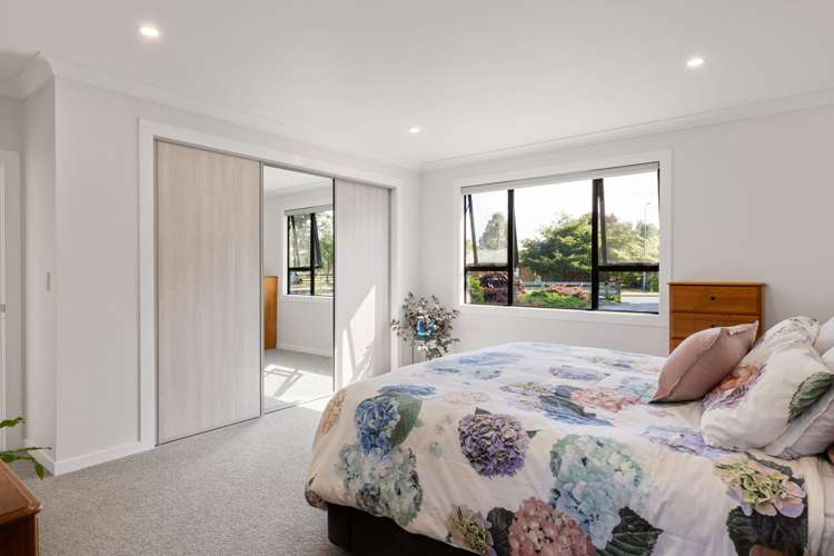 9 Shadbolt Drive Leamington_10