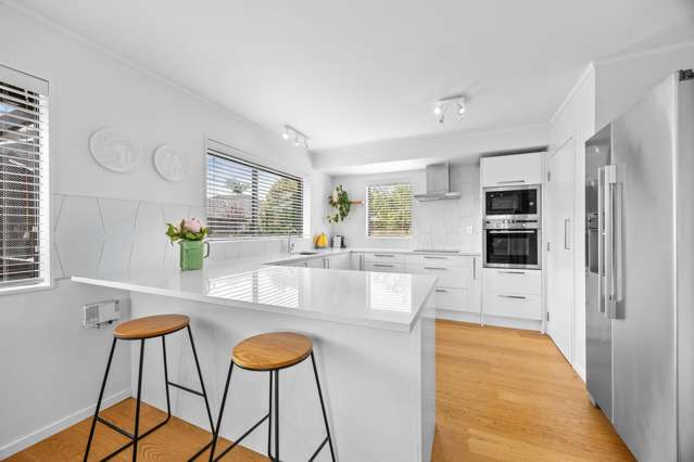 3 Pinewood Grove Botany Downs_3