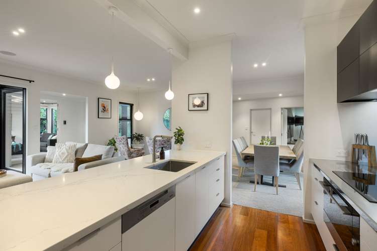 703 River Road Chartwell_5