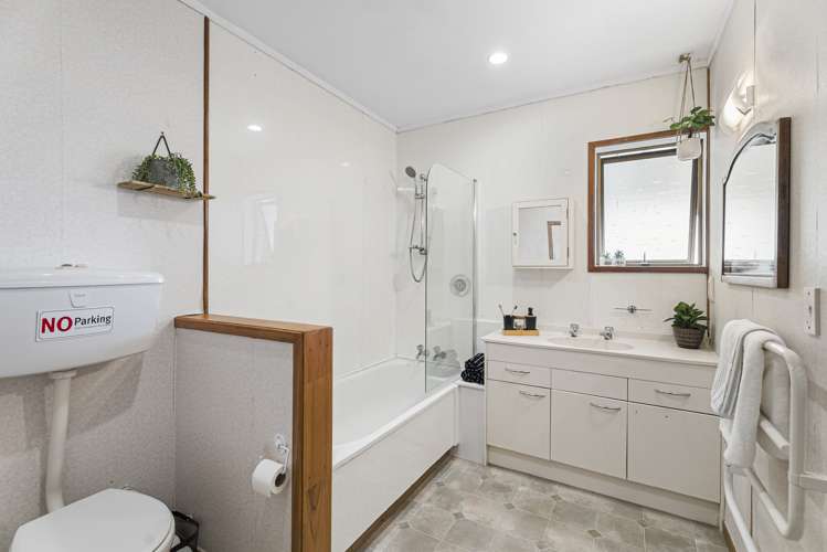 2 Melandra Road Stanmore Bay_12