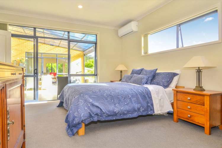 99 Kyle Road Greenhithe_9