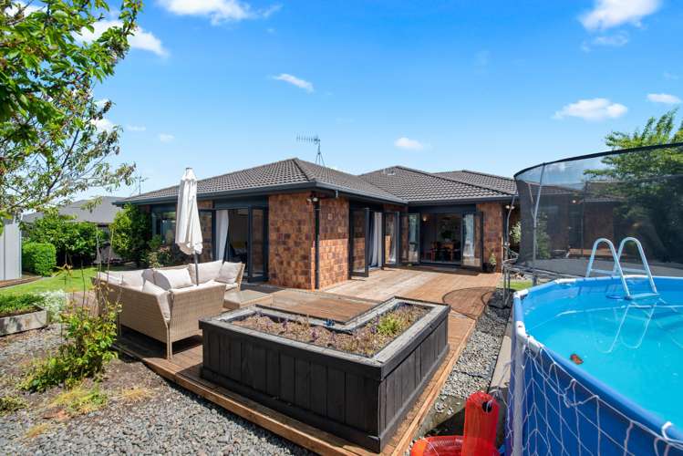 14 Compton Grove Huntington_9