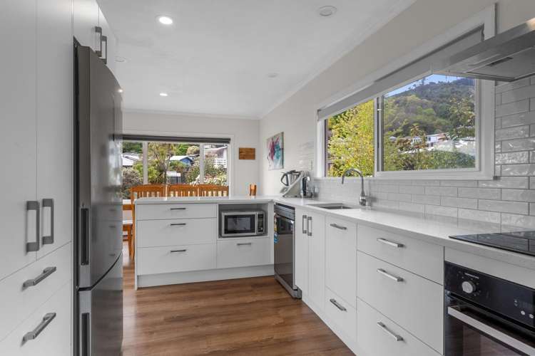 38 Churchill Avenue Richmond_17