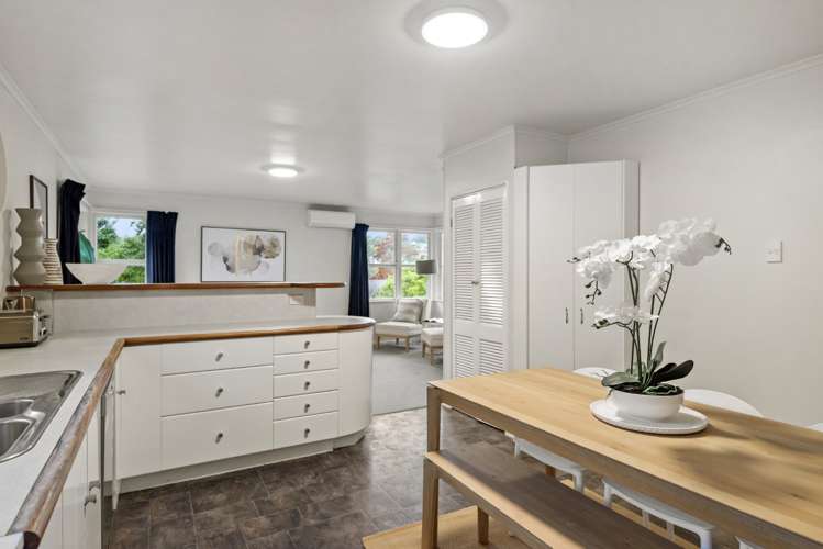 72 Blakeborough Drive Forrest Hill_8