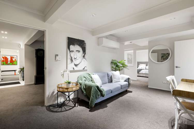 163 Lake Crescent Hamilton Lake_19