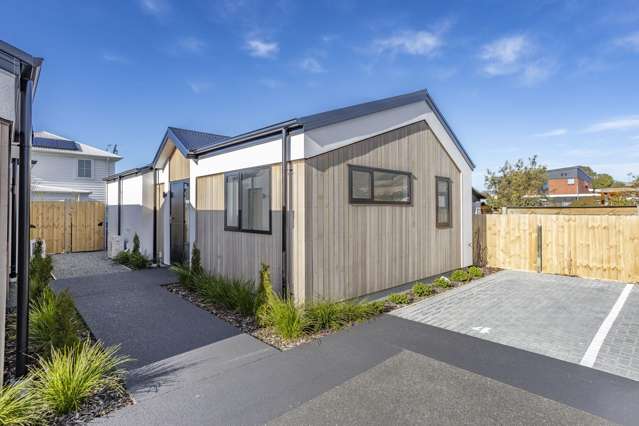 Single Level Standalone Townhouse