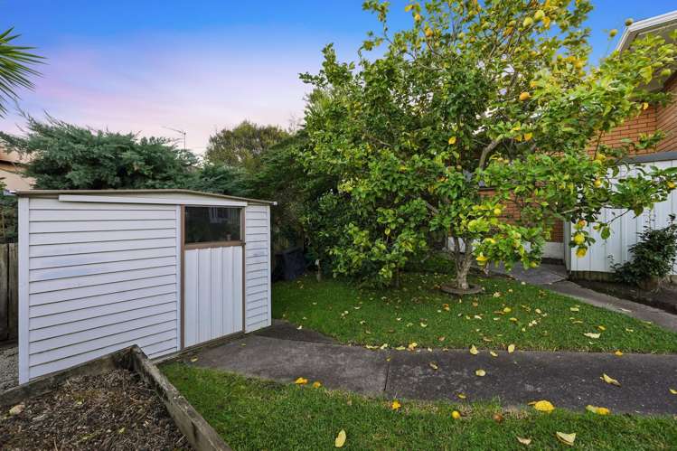 2/5 Milwaukee Place Glendene_19